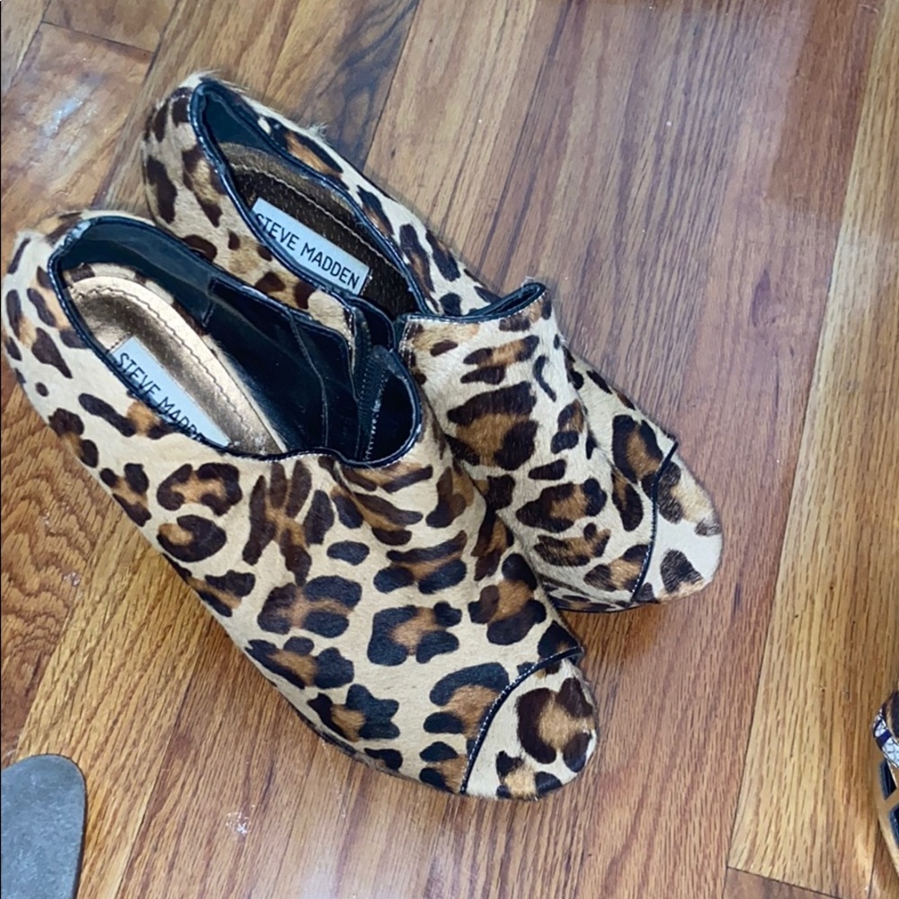 Steve Madden leopard booties